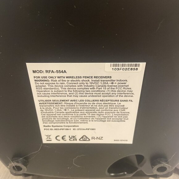 Petsafe Wireless Invisible Dog Fence RFA-554A w/ replaceable battery collar - Picture 8 of 10